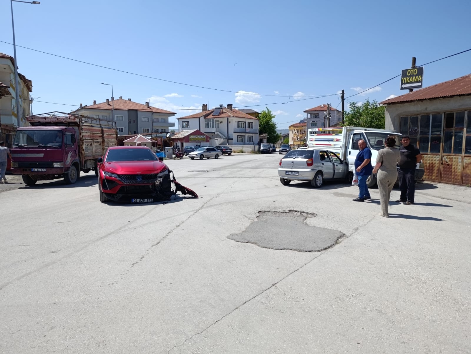 aa-20250610-38235214-38235213-sarkislada-trafik-kazasinda-3-cocuk-yaralandi.jpg