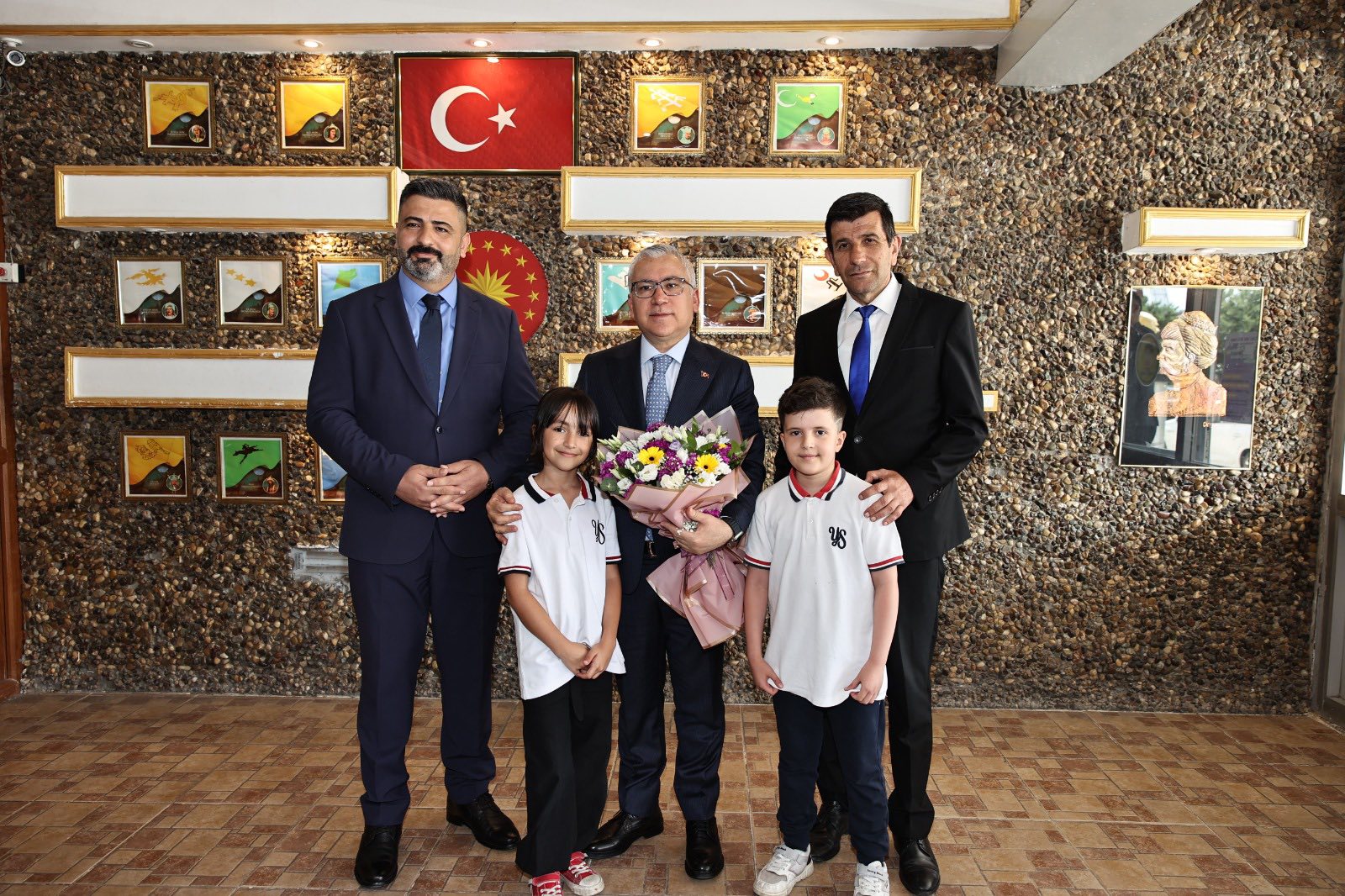 vali-simsek-minik-daveti-geri-cevirmedi-1.jpg
