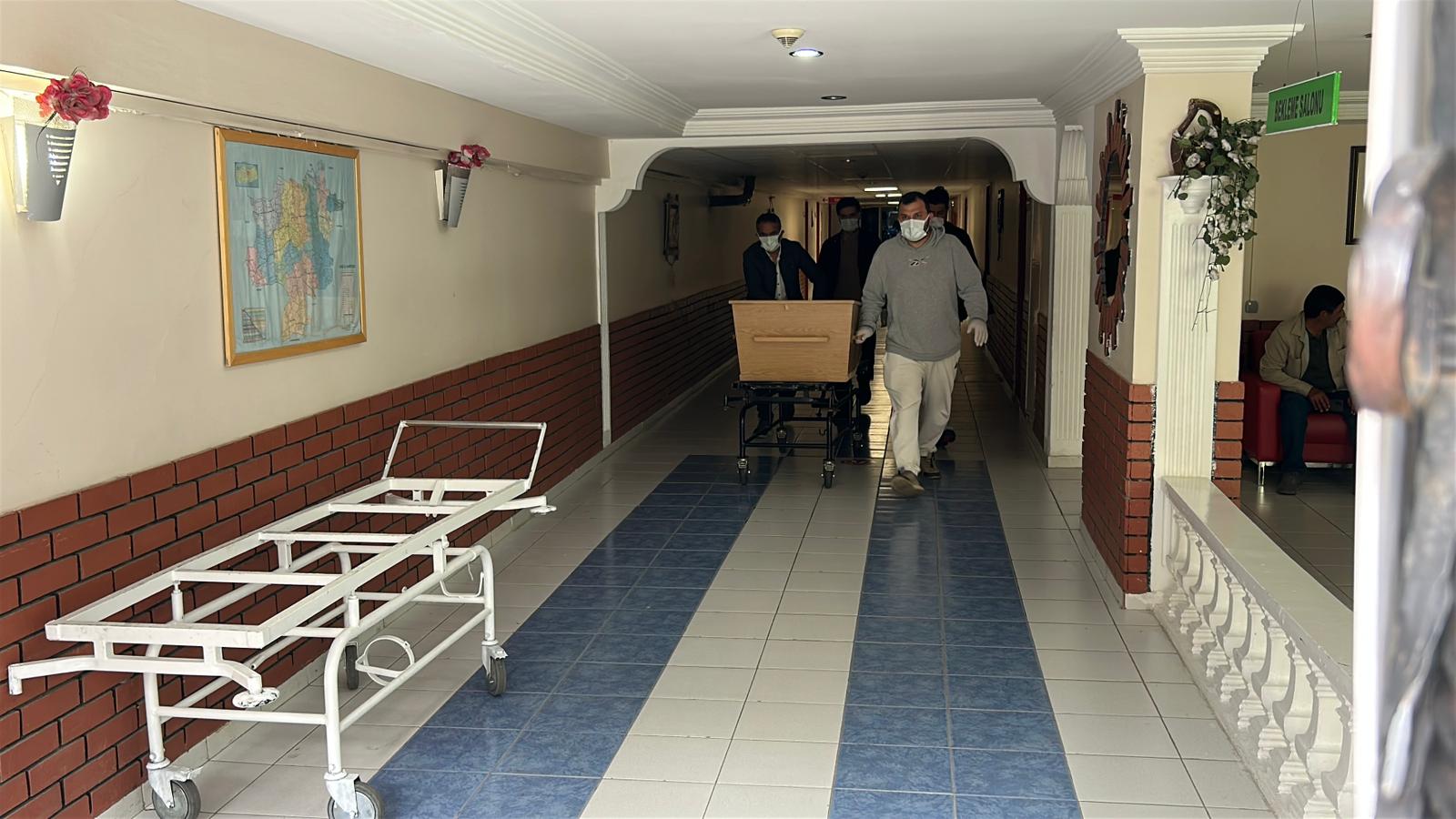 sivasta-kene-bir-can-daha-aldi-3.jpeg