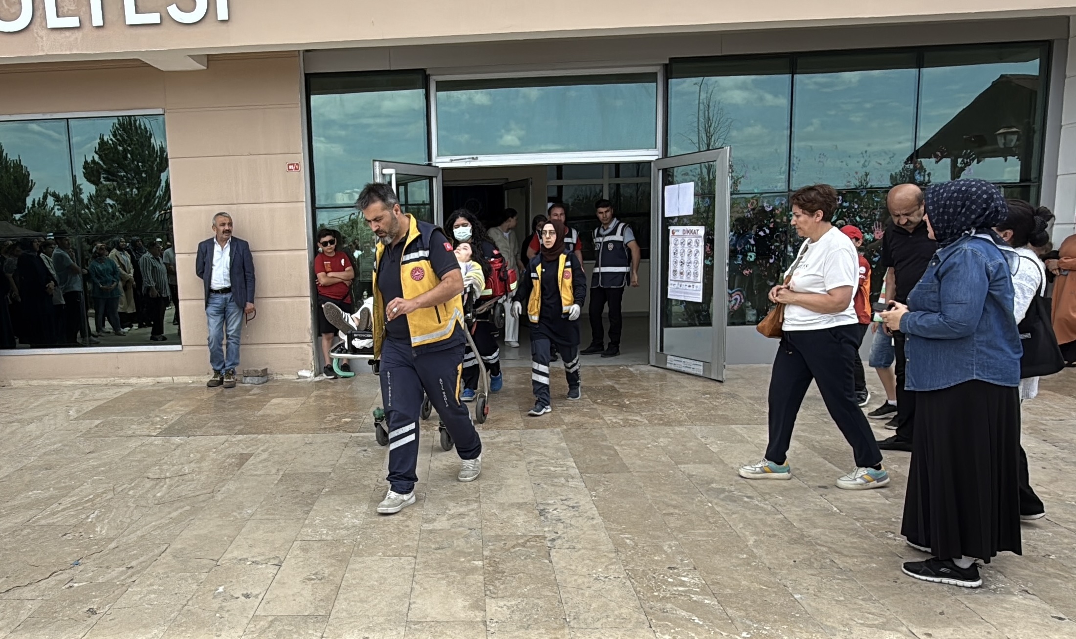 sinavda-bayginlik-geciren-ogrenciye-ambu-778418-230100.jpg