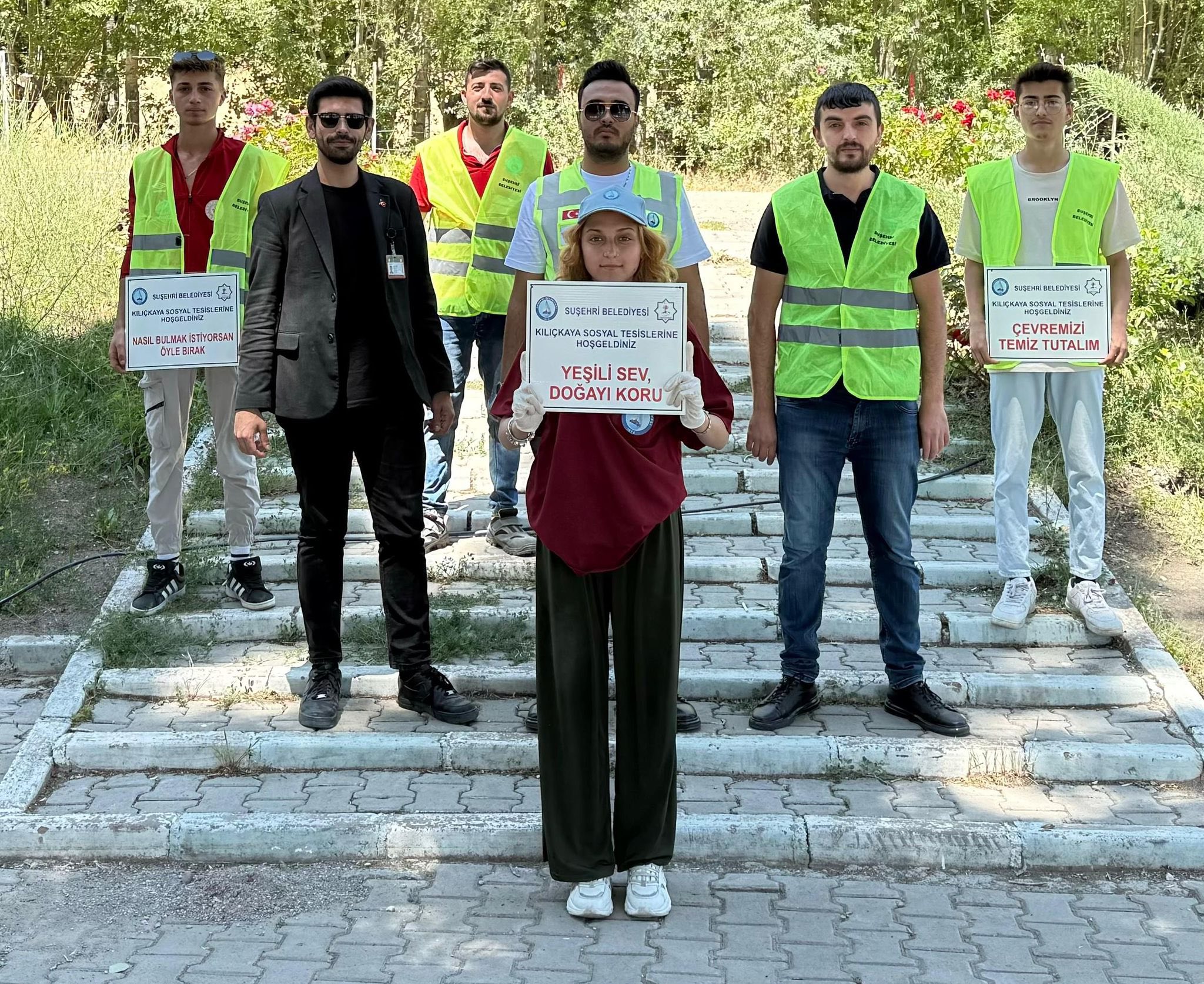 aa-20250625-38380717-38380716-susehri-genclik-kulubu-uyeleri-cevre-temizligi-yapti.jpg