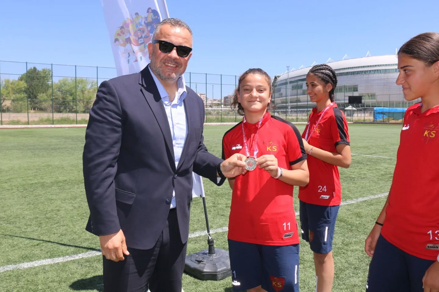 sivasta-kizlar-futbol-soleni.jpeg