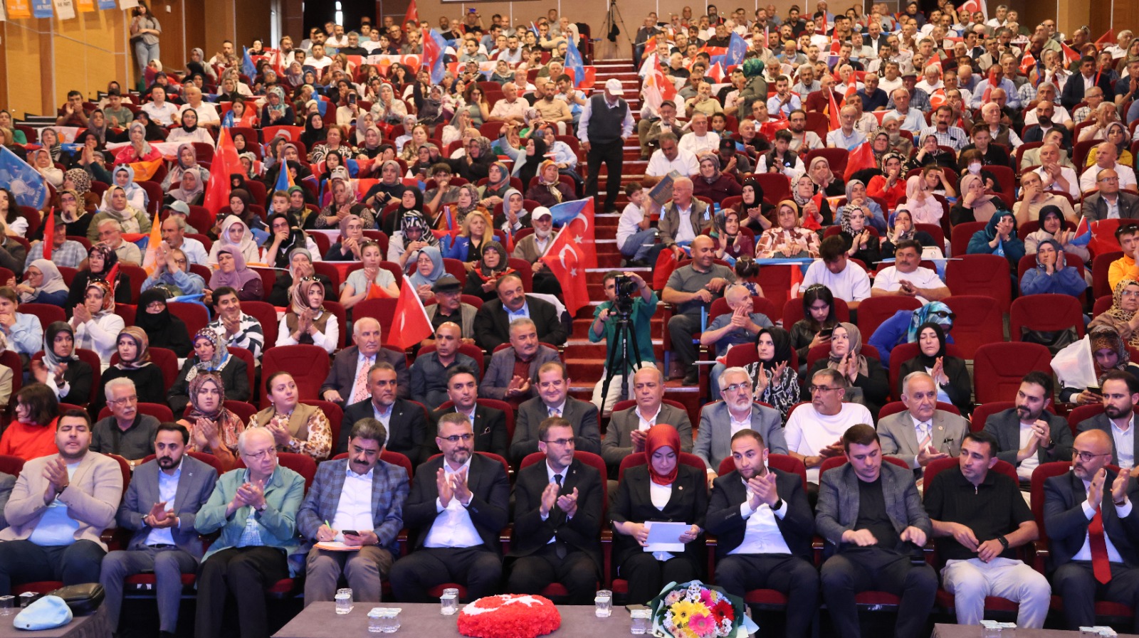 ak-parti-sivasta-yol-haritasini-belirledi-1.jpeg