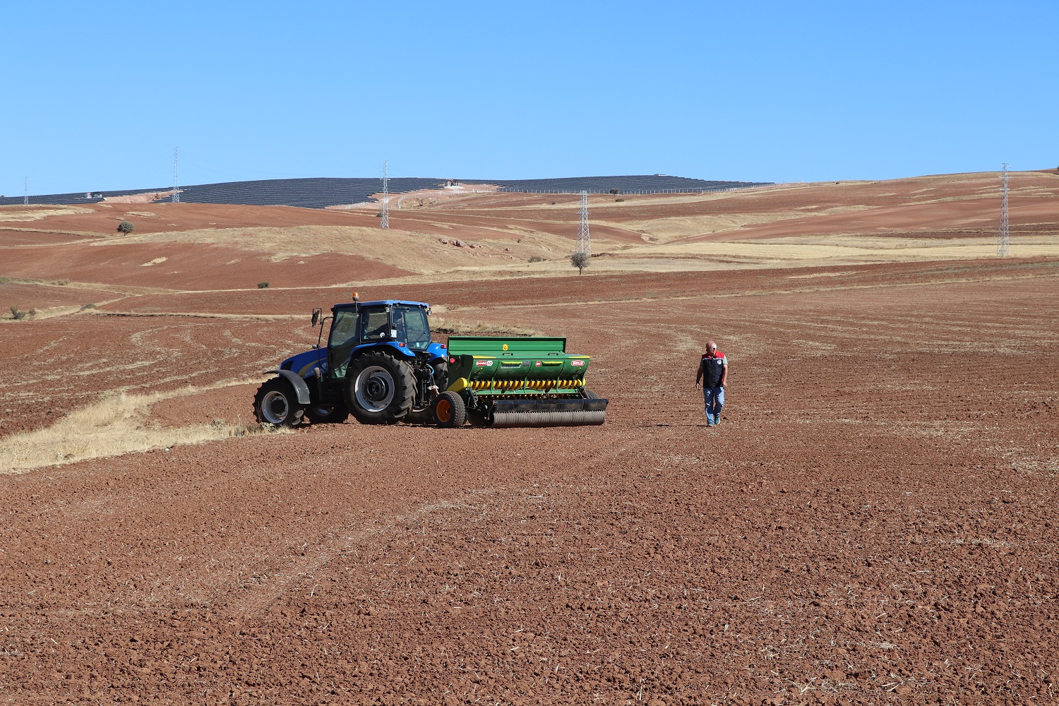 aa-20251007-39336968-39336965-sivasta-yerli-bugday-ve-arpa-cesitlerinde-deneme-ekimleri-basladi.jpg