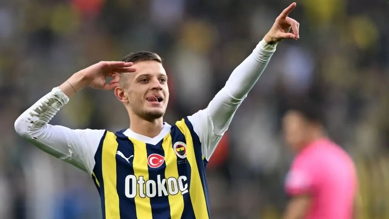 fenerbahcenin-yildizindan-surpriz-karar-sozlesmeyi-iptal-etti-1.jpg
