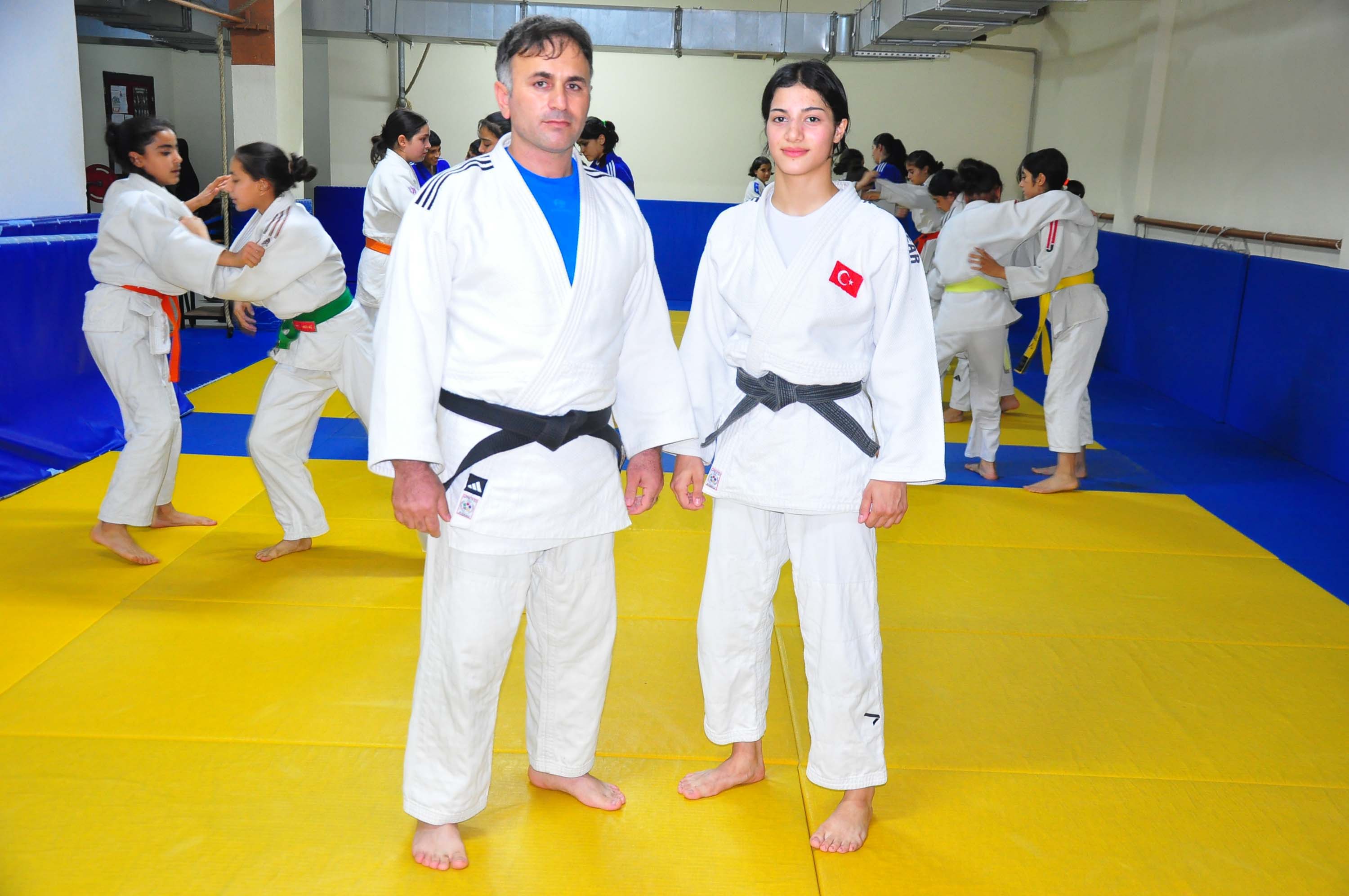 kavgayi-ayiran-judo-antrenoru-tarafindan-1038505-308204.jpg