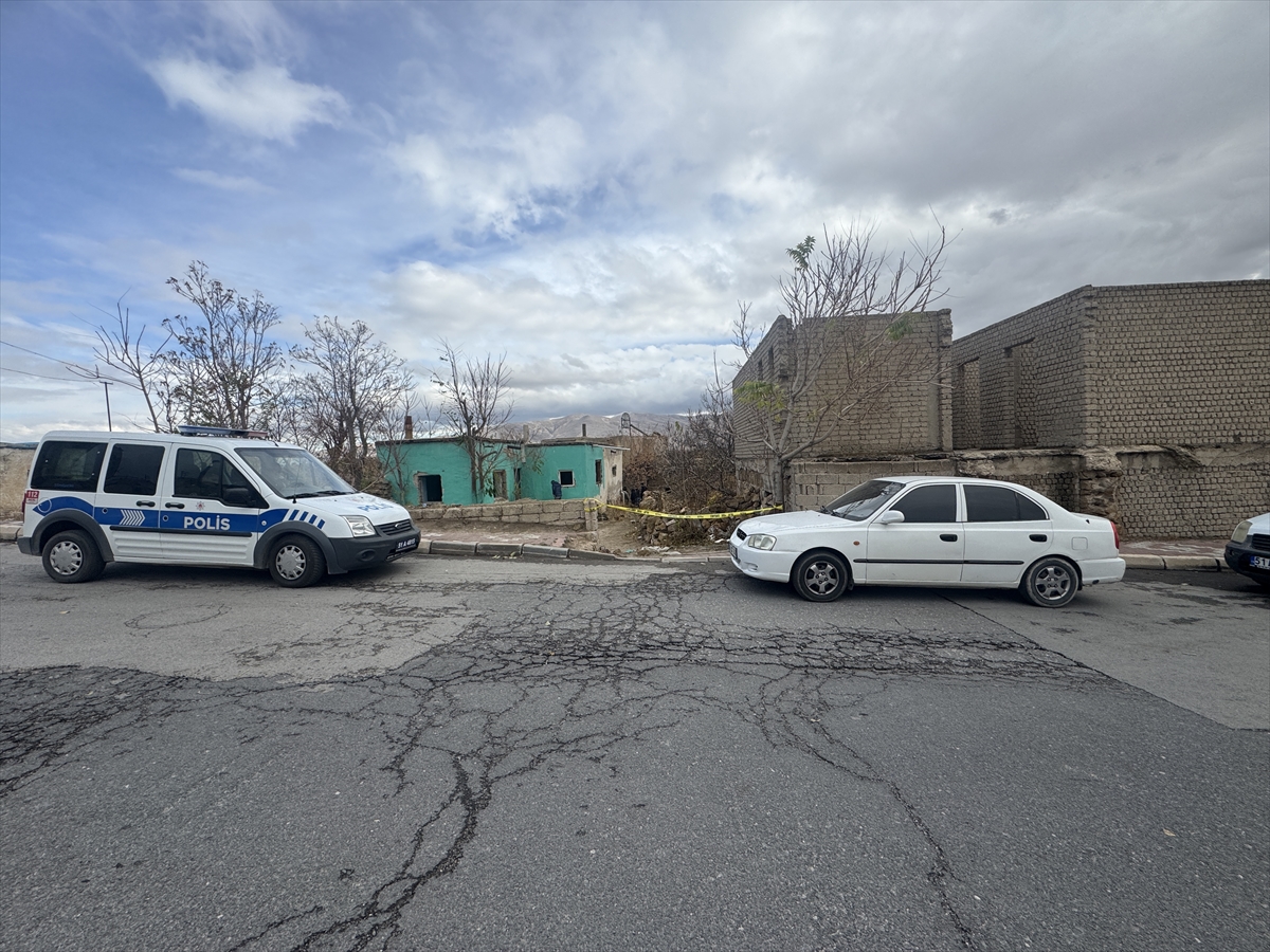 aa-20251130-39852011-39852010-nigdede-23-yasindaki-genc-metruk-binada-olu-bulundu.jpg