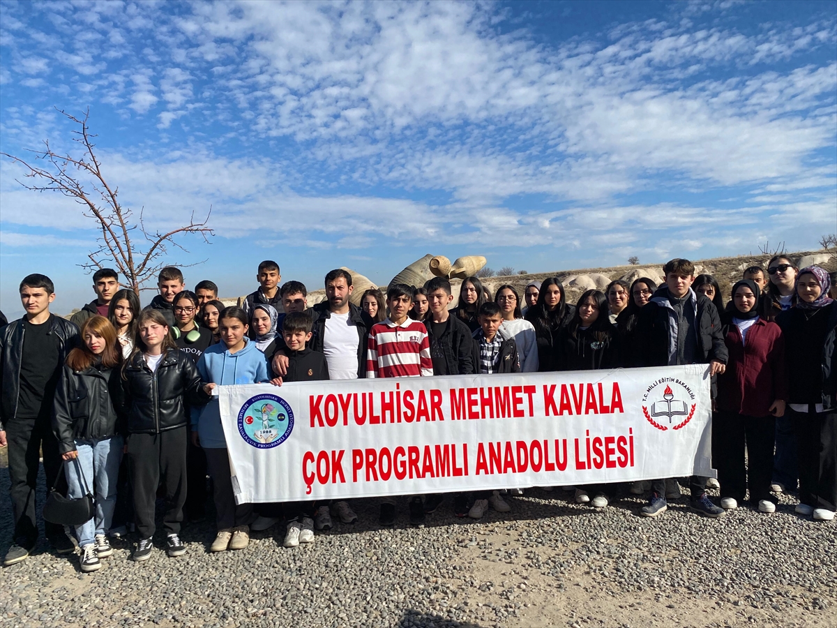 aa-20251201-39856305-39856302-koyulhisarda-lise-ogrencilerine-yonelik-kultur-gezisi-duzenlendi-001.jpg