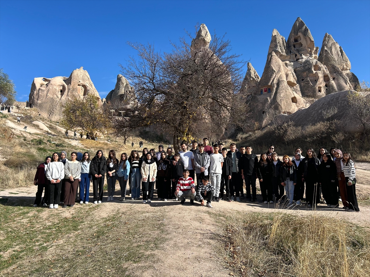 aa-20251201-39856305-39856303-koyulhisarda-lise-ogrencilerine-yonelik-kultur-gezisi-duzenlendi-001.jpg
