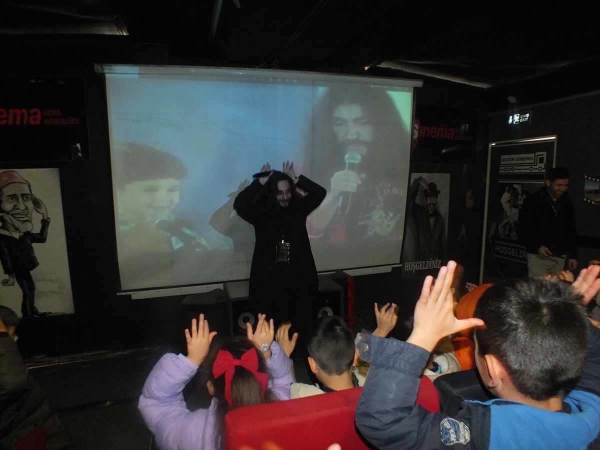 aa-20251208-39922197-39922193-gezen-sinema-tiri-ulasta-cocuklarla-bulustu.jpg