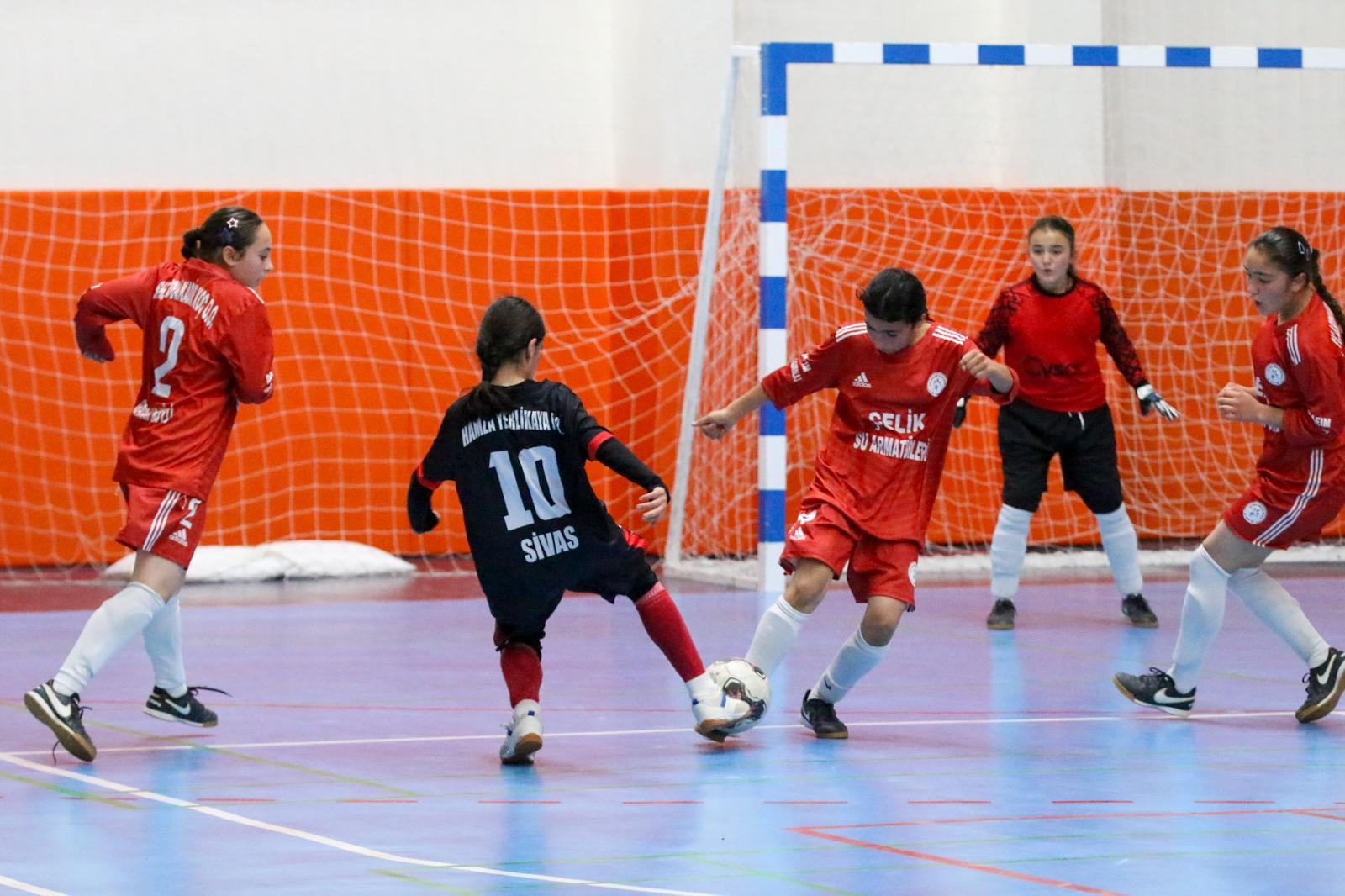 futsal-yildiz-kizlar-il-birinciligi-2.jpeg