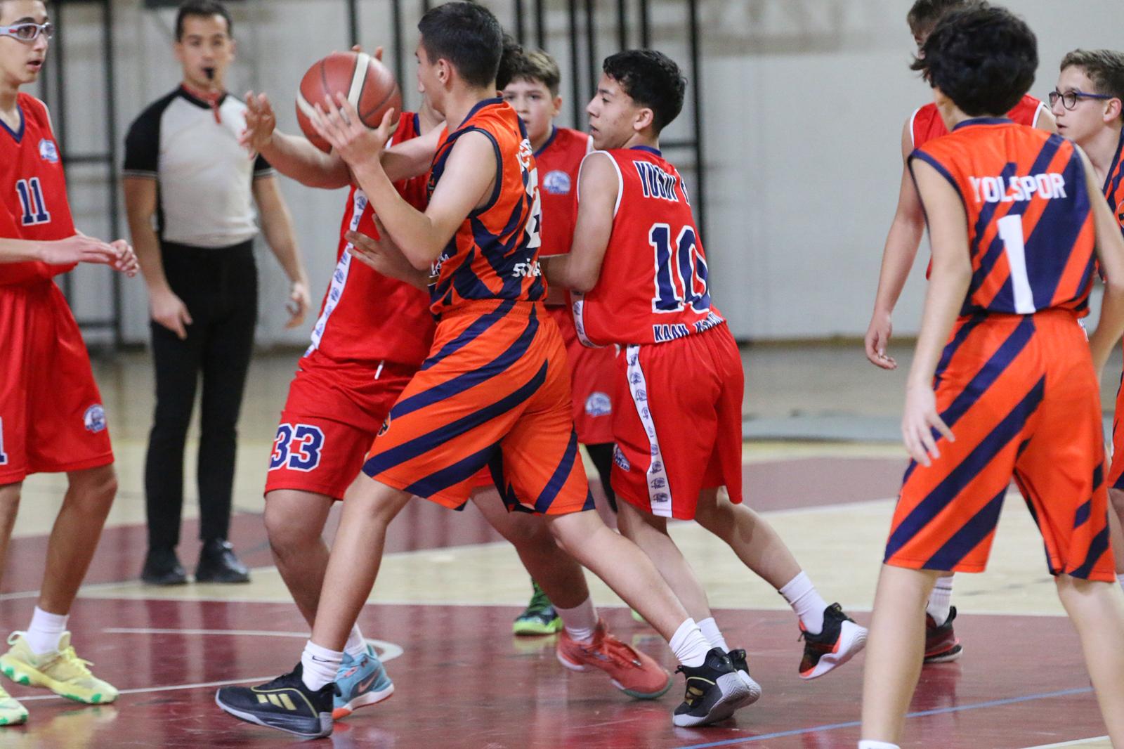 u14-erkekler-basketbol-2.jpeg