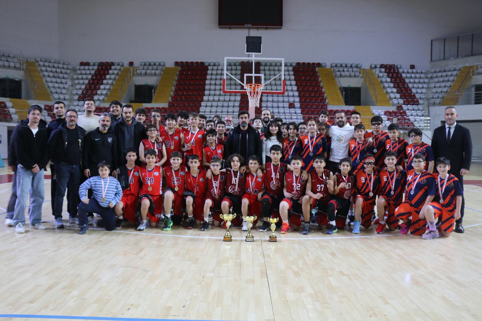 u14-erkekler-basketbol-3.jpeg