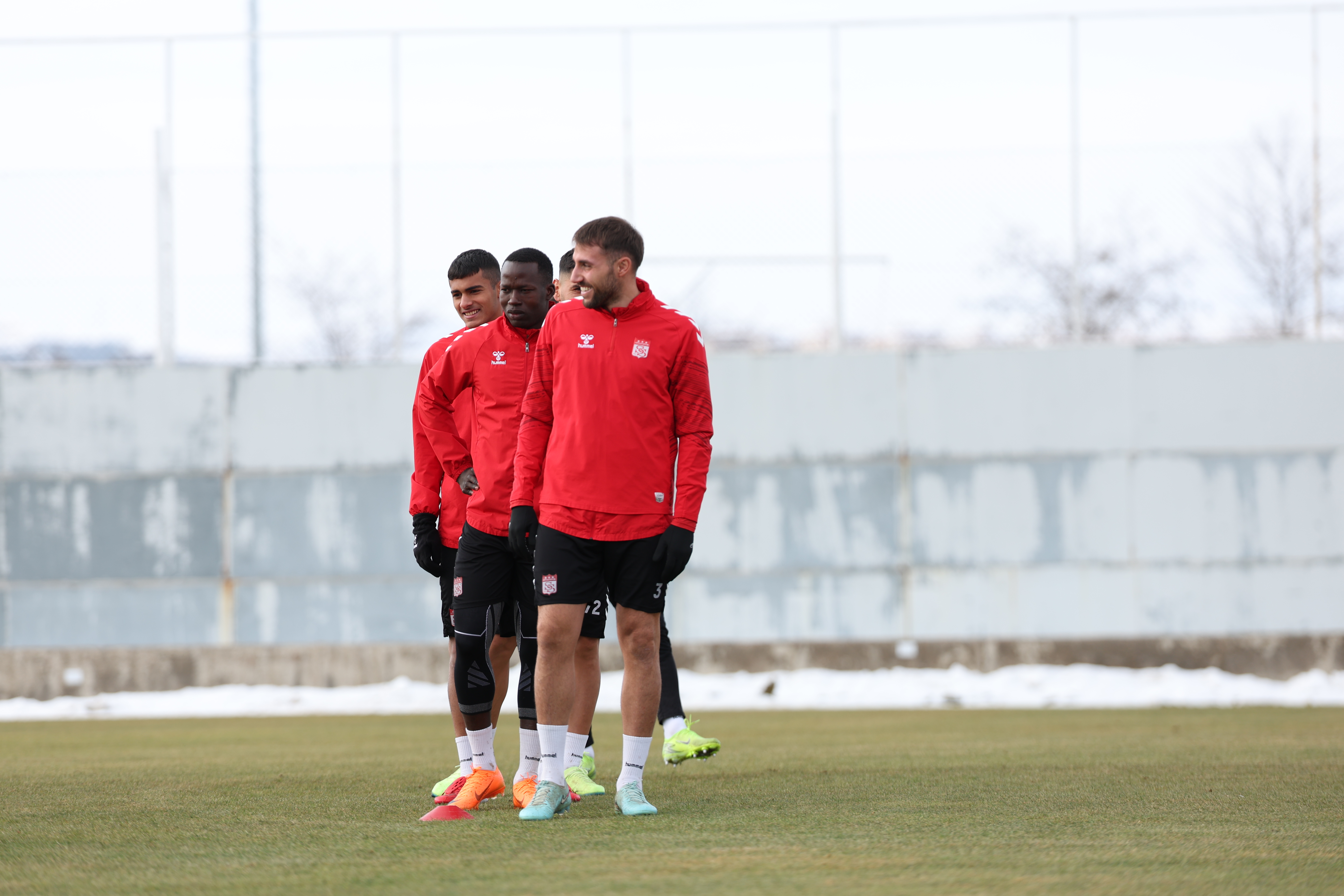 aa-20260109-40210350-40210345-sivasspor-erzurumspor-fk-macinin-hazirliklarina-devam-etti.jpg