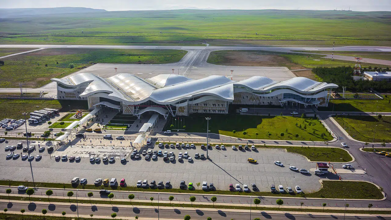 5337-sivas-nuri-demirag-havalimani-yolcu-sayisinda-buyuk-rekor.webp