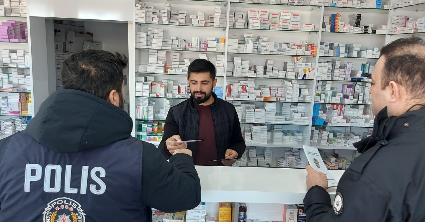 aa-20260310-40779402-40779401-ulasta-polisten-vatandas-ve-esnaflara-dolandiricilik-uyarisi.jpg