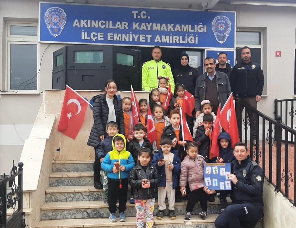 aa-20260410-41071525-41071523-akincilarda-turk-polis-teskilatinin-181-kurulus-yil-donumu-kutlandi-1.jpg