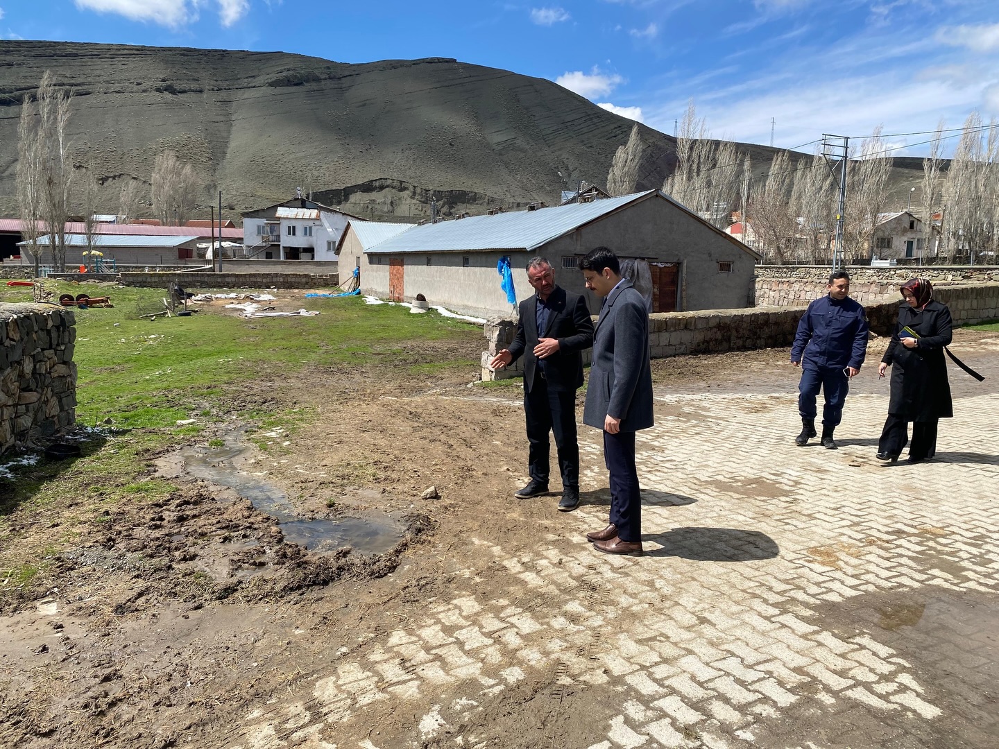 aa-20260413-41095478-41095477-ulas-kaymakami-eskimez-koy-ziyaretinde-bulundu.jpg