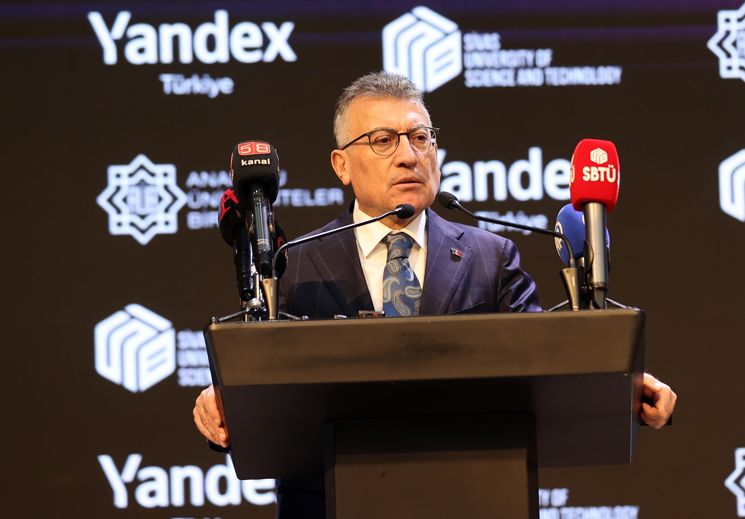 aa-20260427-41226227-41226217-yandex-turkiyenin-duzenledigi-anadolu-hackathon-yarismasinda-final-heyecani-yasandi.jpg