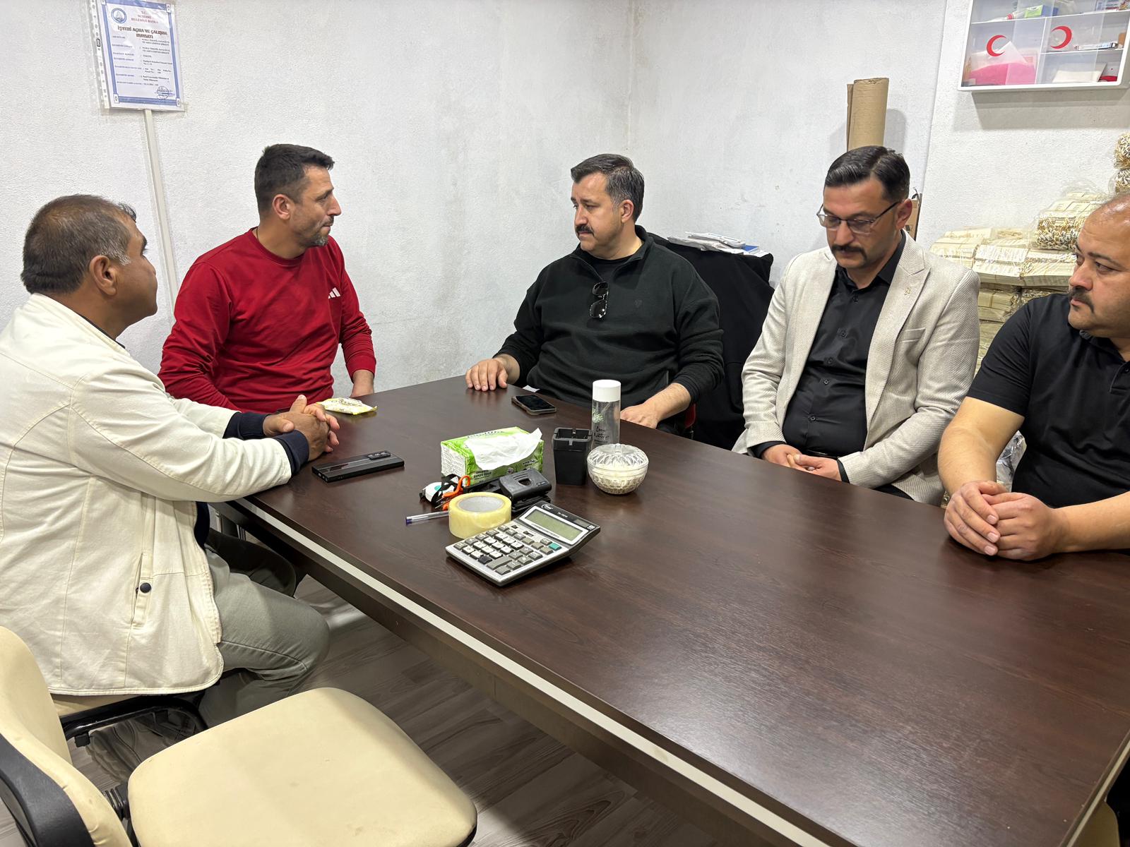 aa-20260504-41282941-41282938-susehri-belediye-baskani-kayaoglu-tekstil-atolyesini-ziyaret-etti.jpg