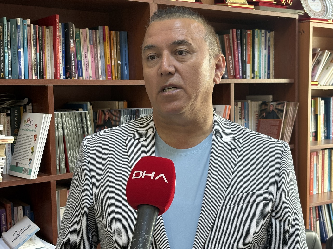 prof-dr-dilci-dijital-mecralar-manipu-1293546-384807.jpg