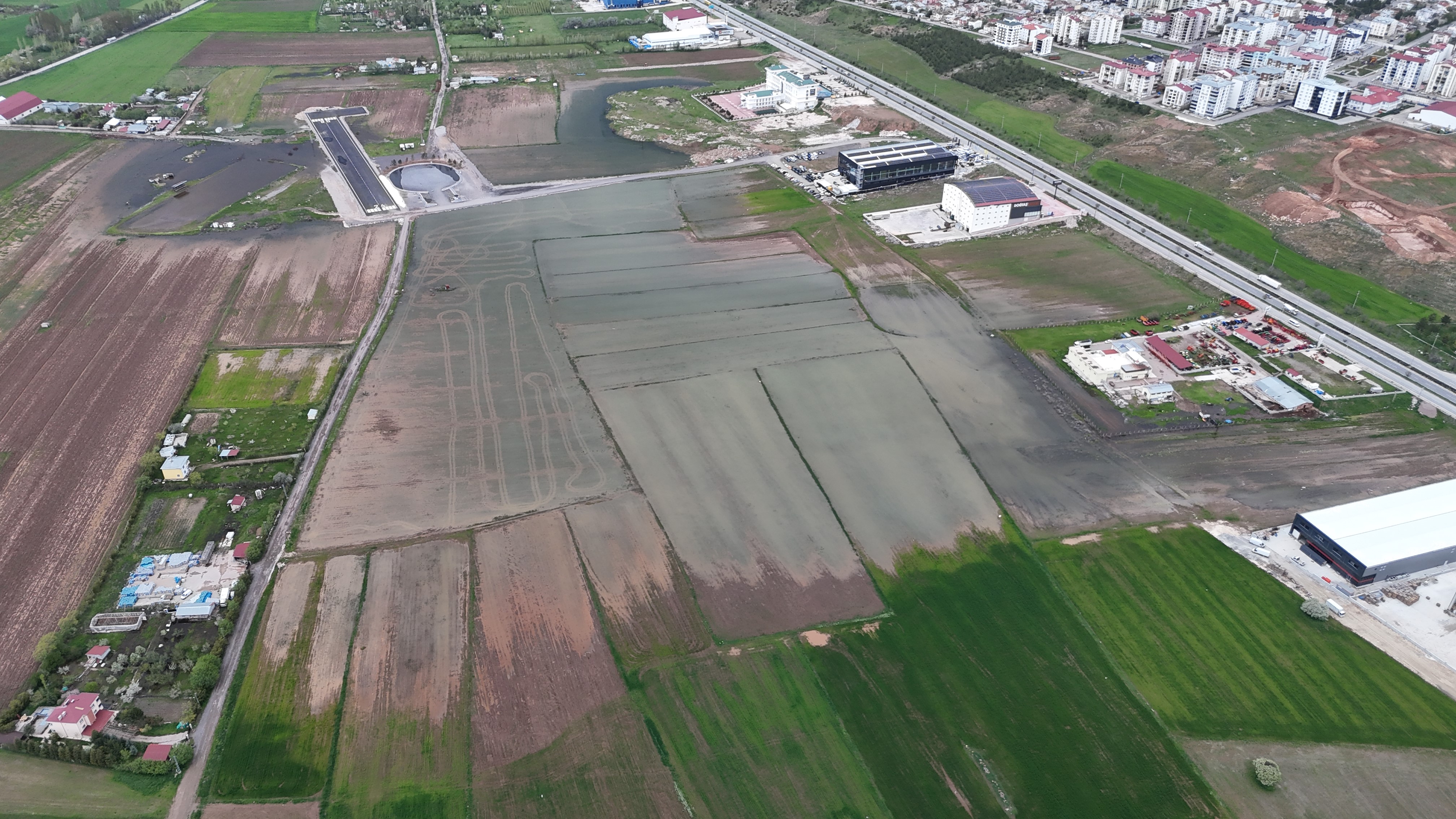aw704439-04.jpg