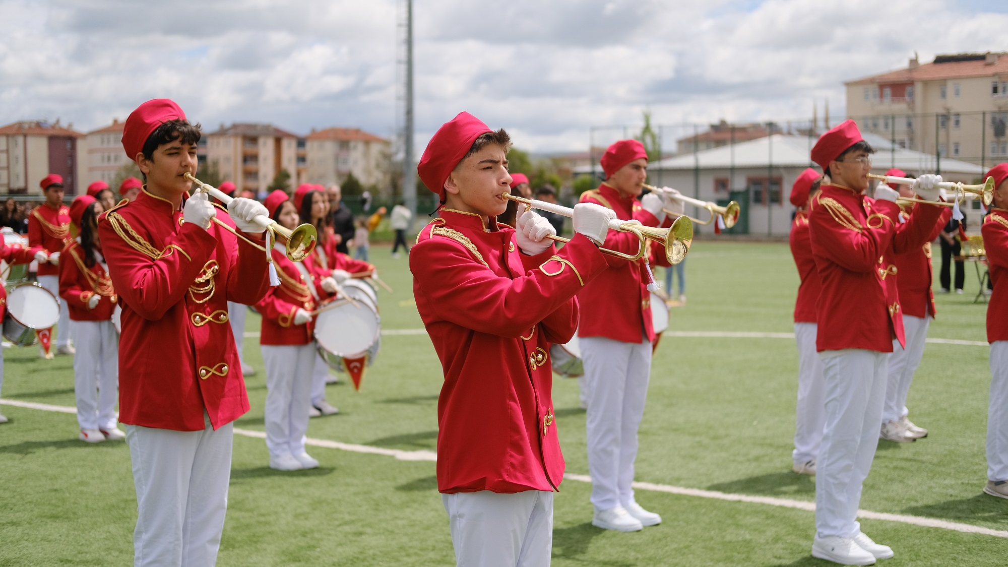 sarkislada-19-mayis-coskuyla-kutlandi-1320112-392229.jpg