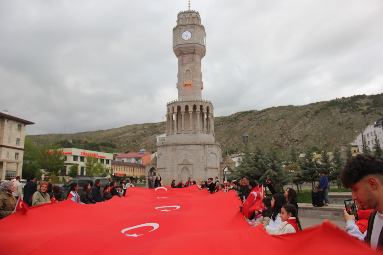 aa-20260520-41437438-41437436-zarada-bayrak-yuruyusu-duzenlendi.jpg