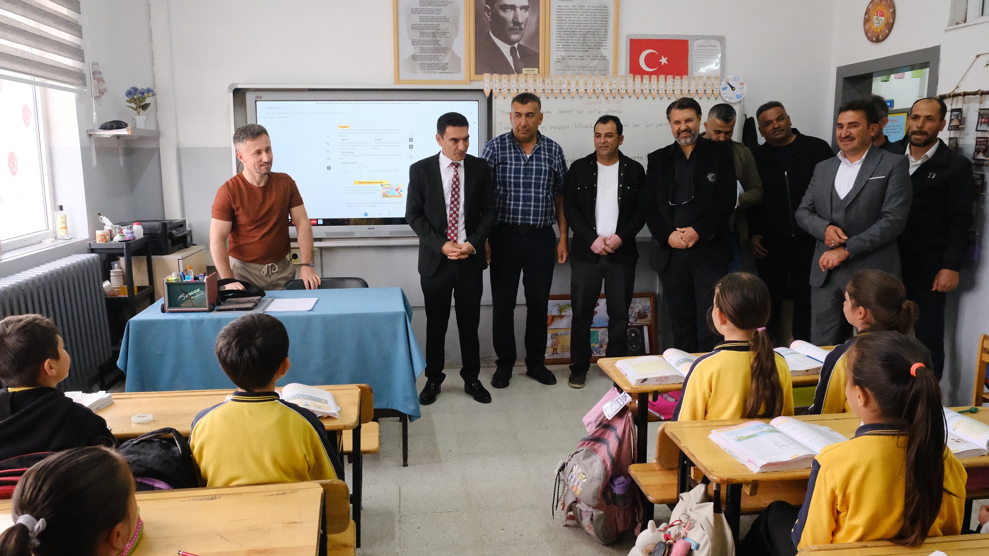 baskan-toydan-ogrencilere-bayram-harcli-1327204-394255.jpg