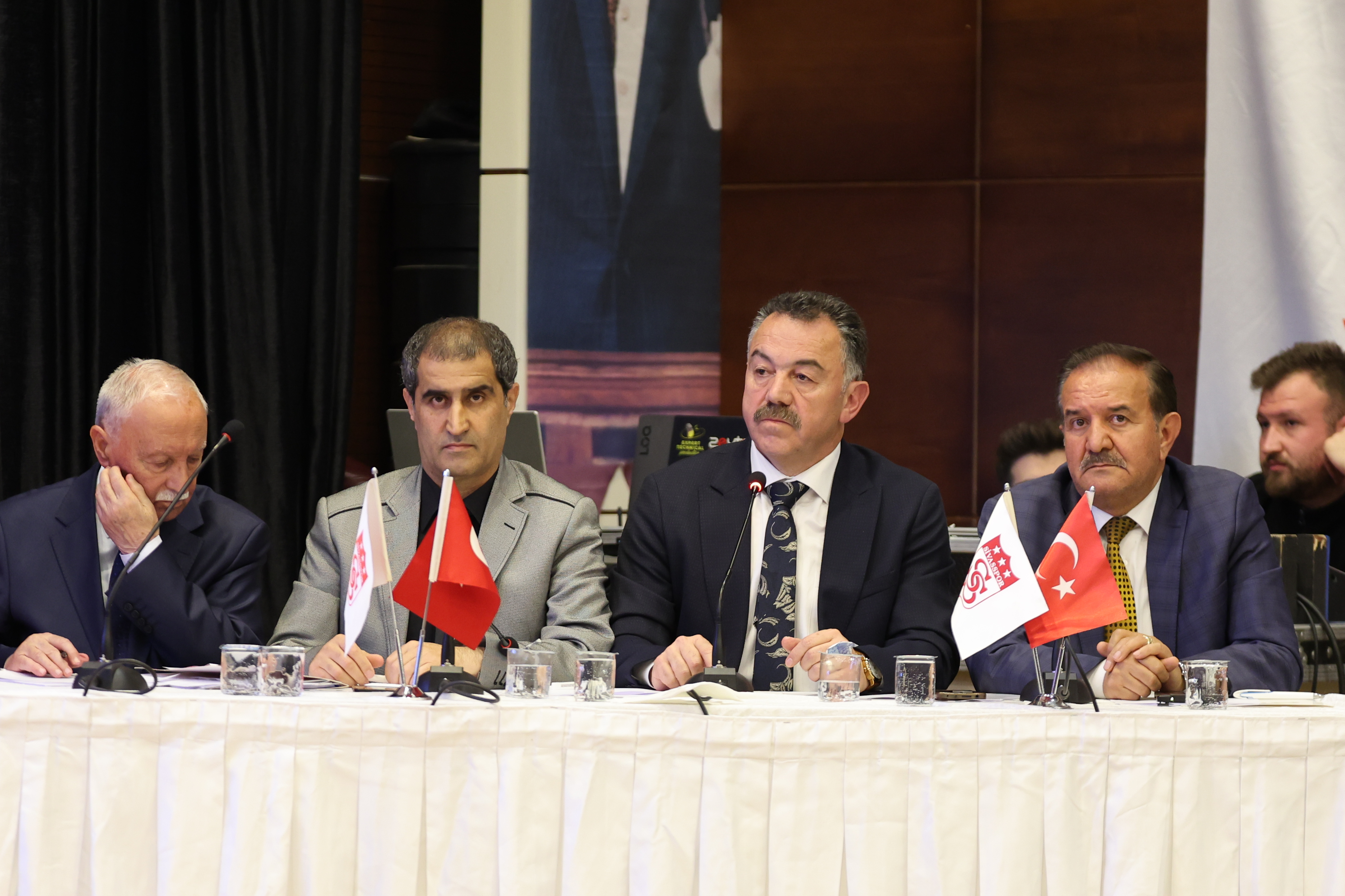 sivasspor-abdullah-guler-divan-2.jpg