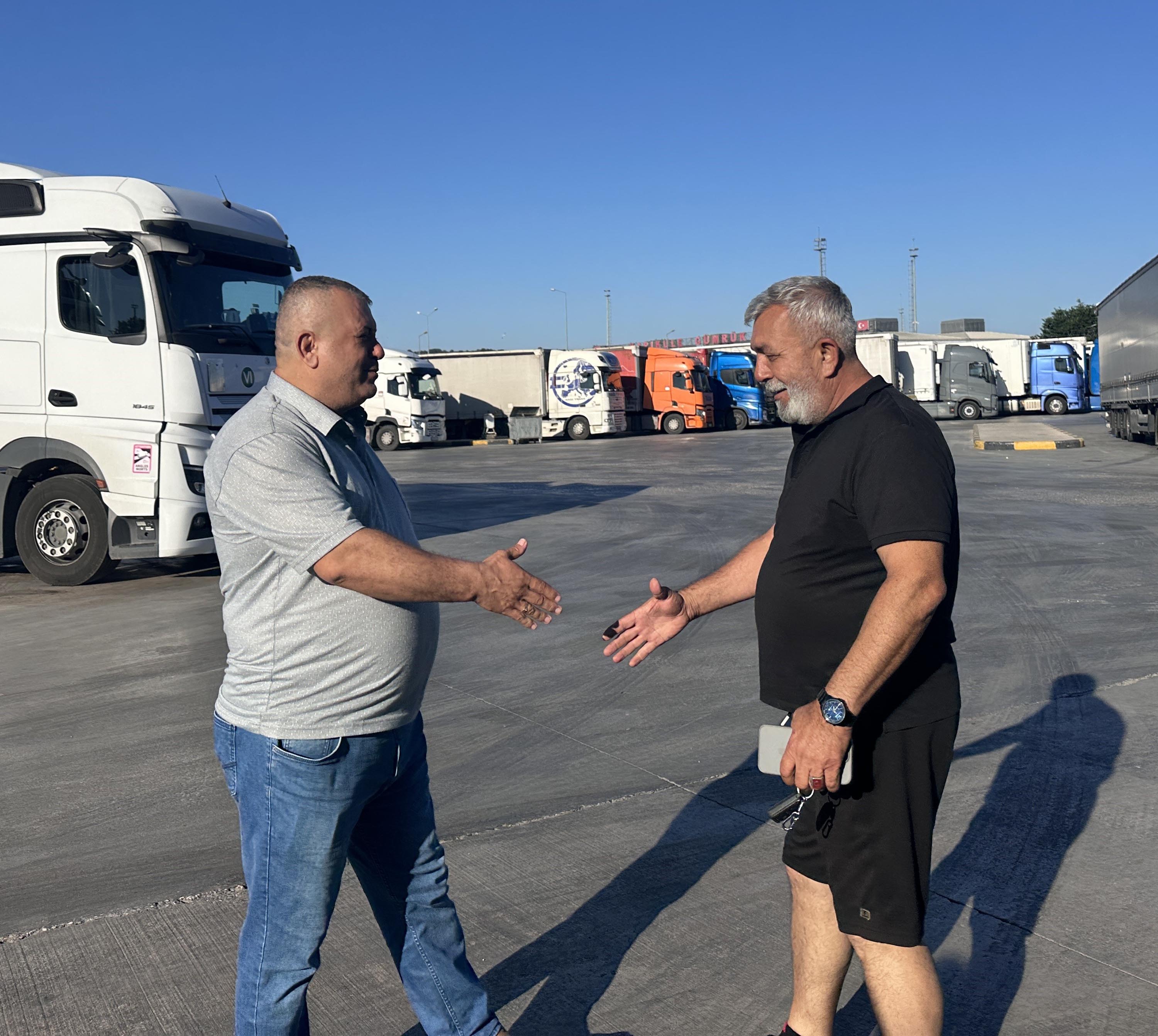 tir-soforleri-bayrama-ailelerinden-uzak-1333394-396133.jpg