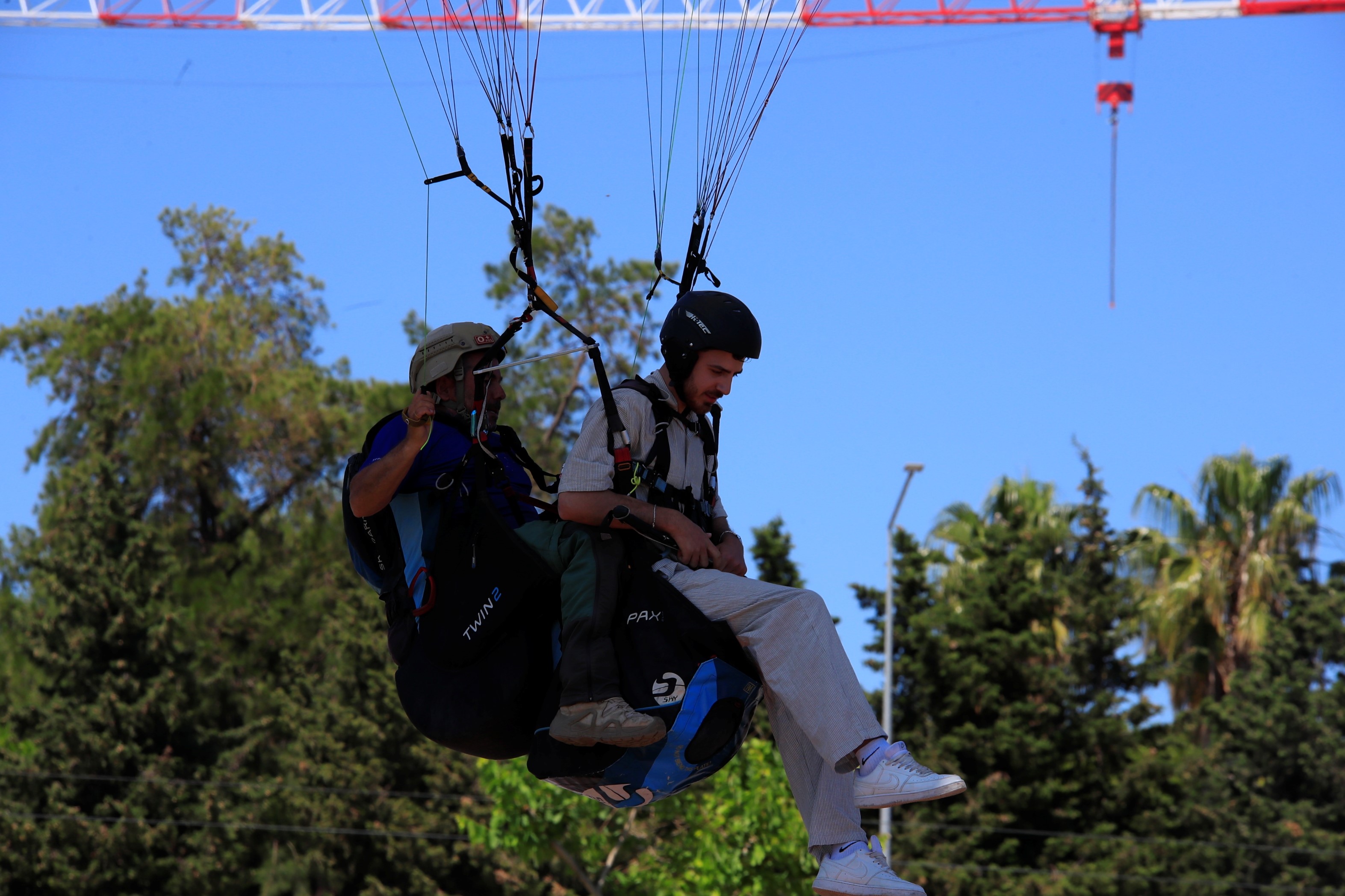 aw715162-07.jpg