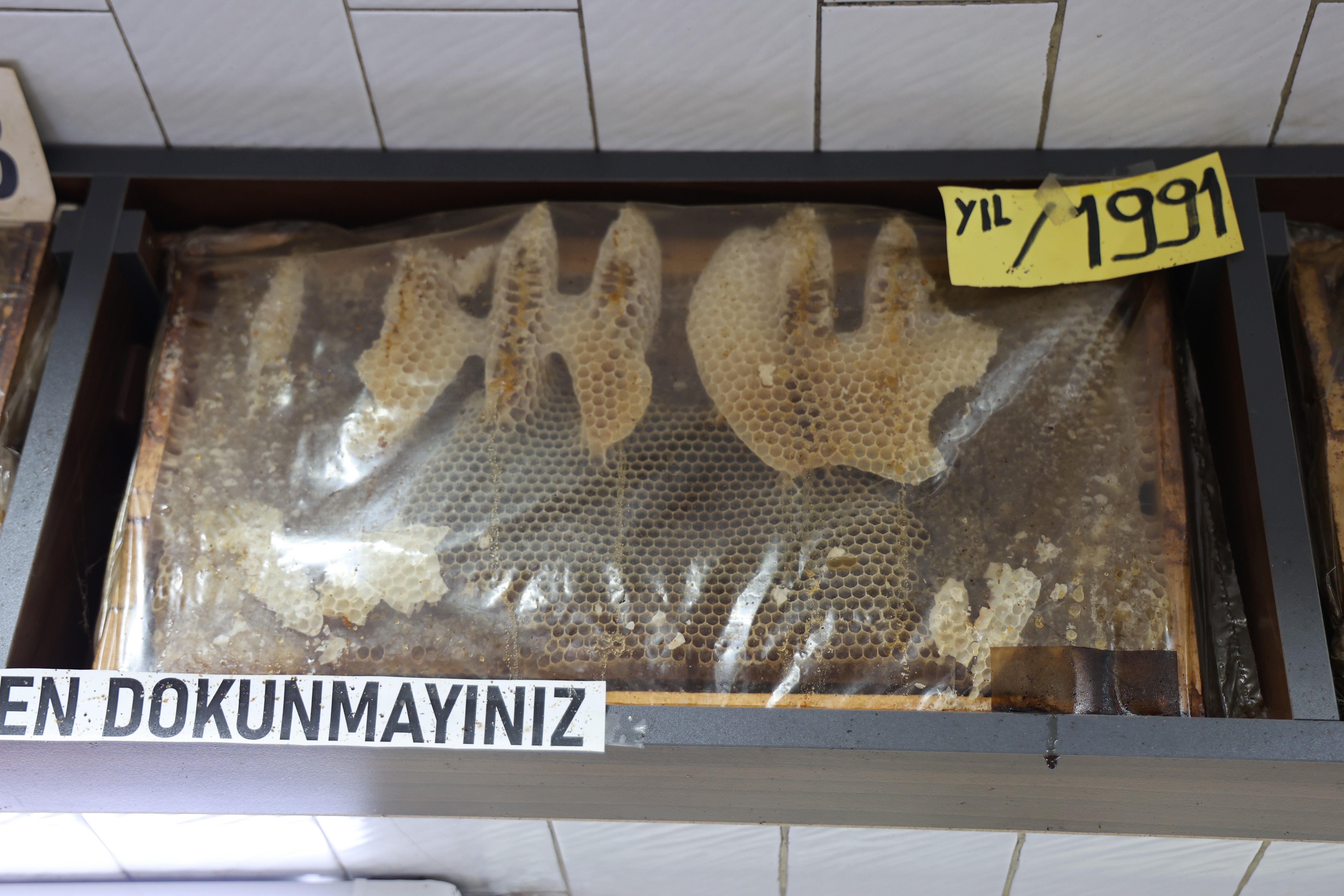 aw715348-01.jpg