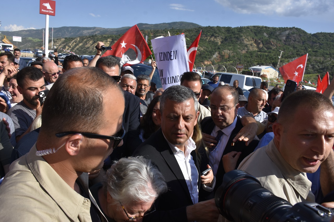ozgur-ozel-partimizi-iktidar-yapacagiz-1347405-400125-001.jpg