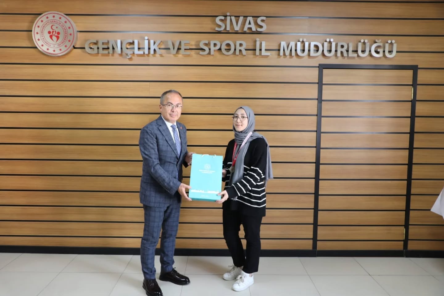 halk-oyunlari-derece-ziyaret-1.jpg