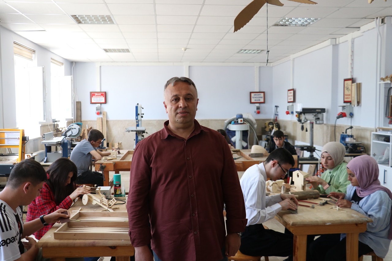 aa-20260622-41747341-41747320-ozel-ogrenciler-aldiklari-egitimle-meslek-ogrenip-is-imkani-buluyor.jpg