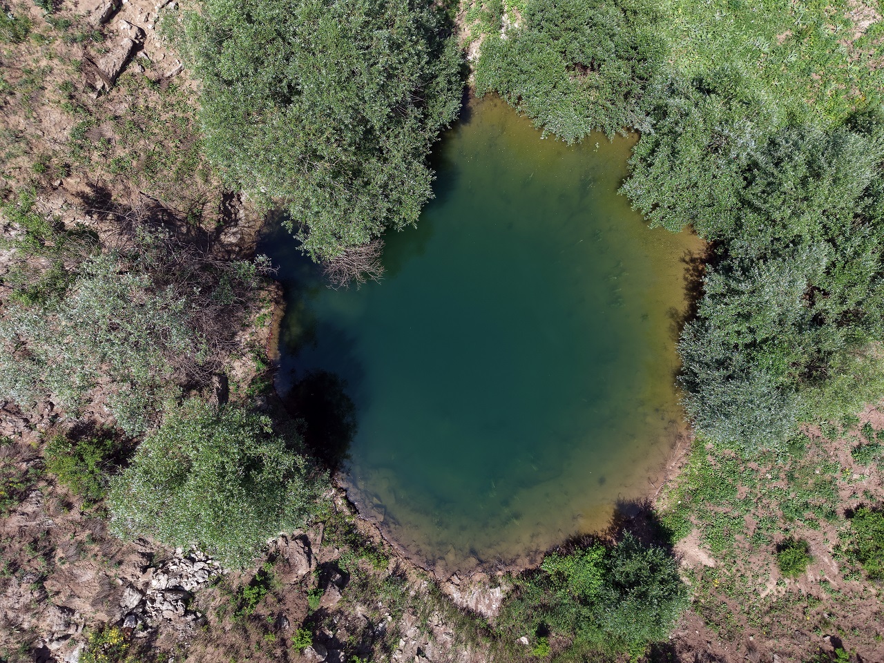 aa-20260625-41782496-41782490-sivasta-obruklar-ve-tabanindaki-gol-dronla-goruntulendi.jpg