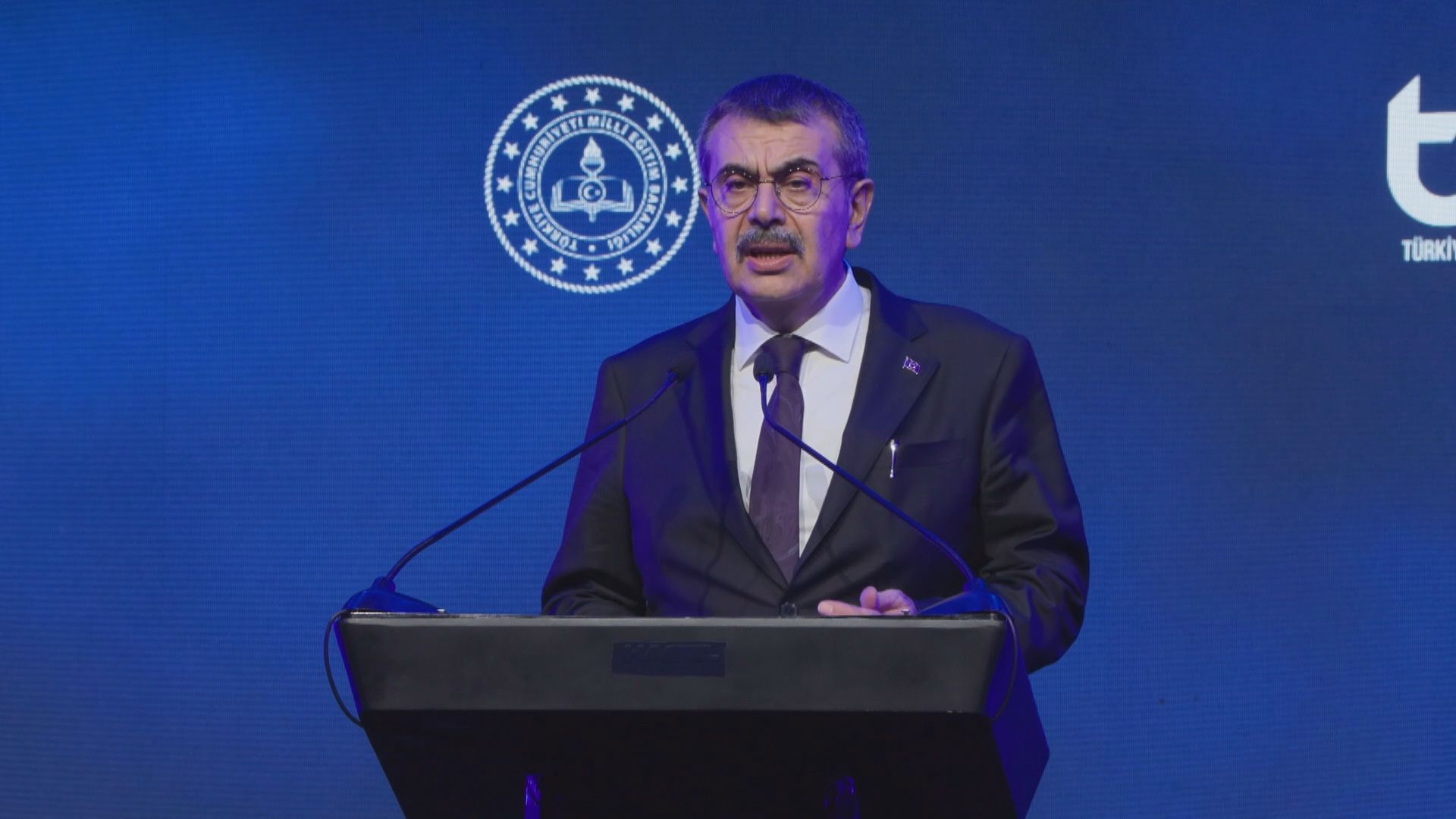 bakan-tekin-kendi-altyapimizi-ureten-mo-1382943-410670.jpg