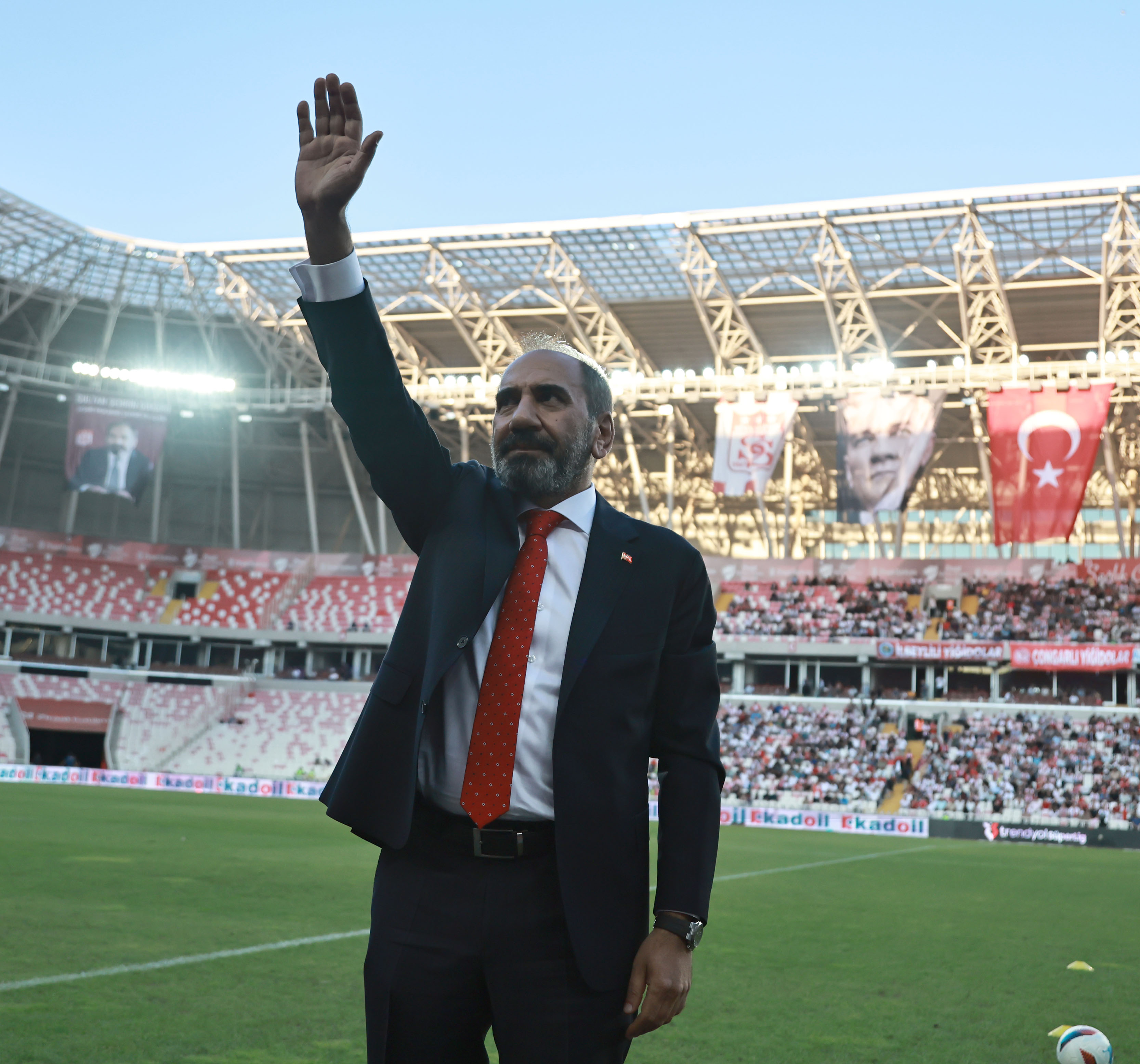 mecnun-otyakmaz-sivasspor-1.jpg