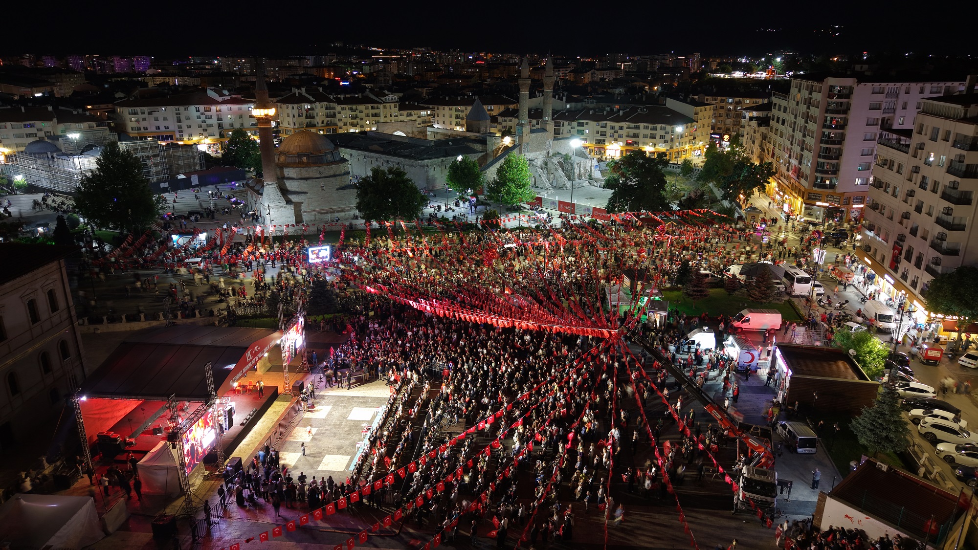 sivasta-15-temmuz-yuruyusu-1413359-420081.jpg