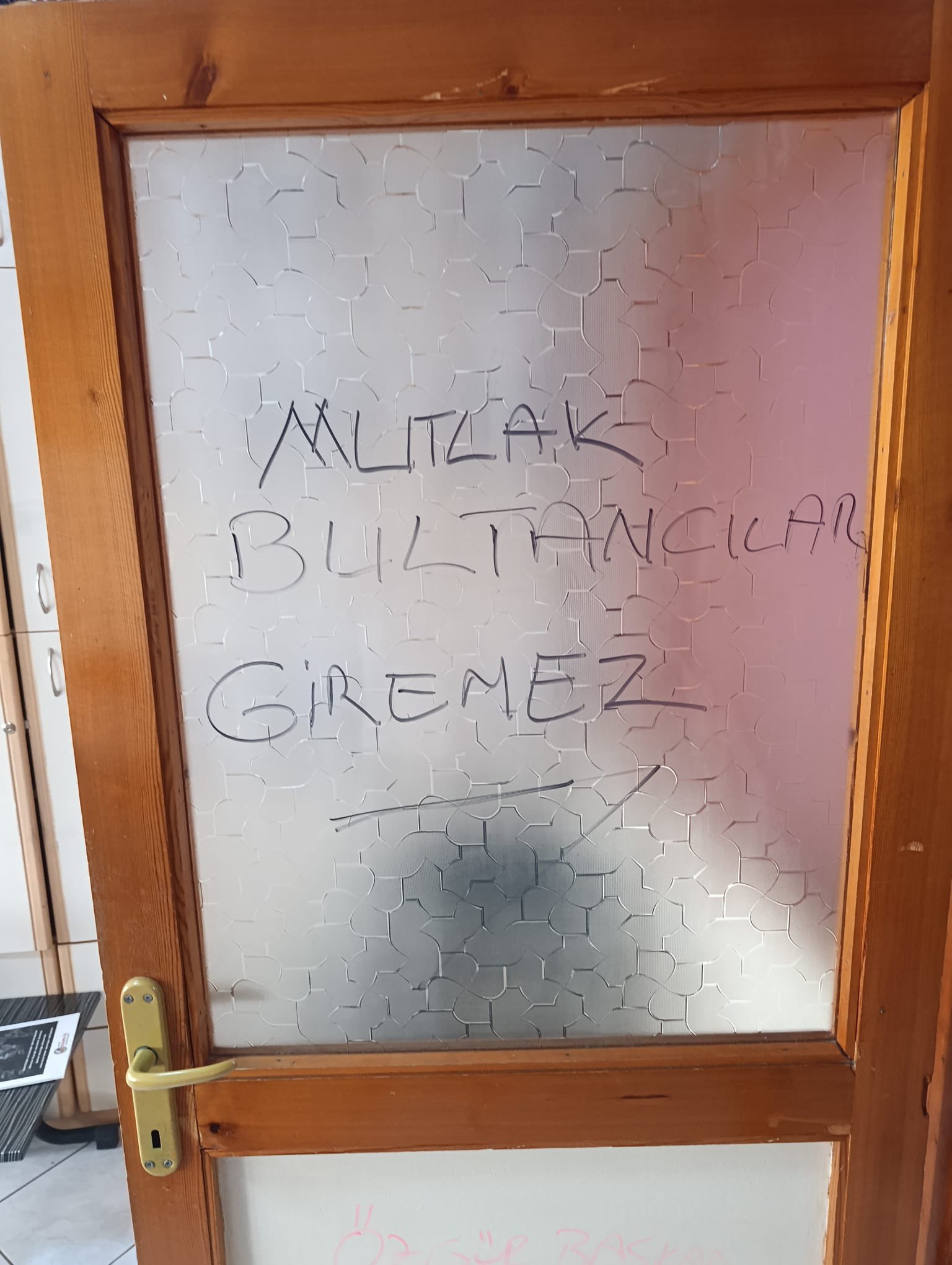 hn6oqzhwaaaefkn.jpg