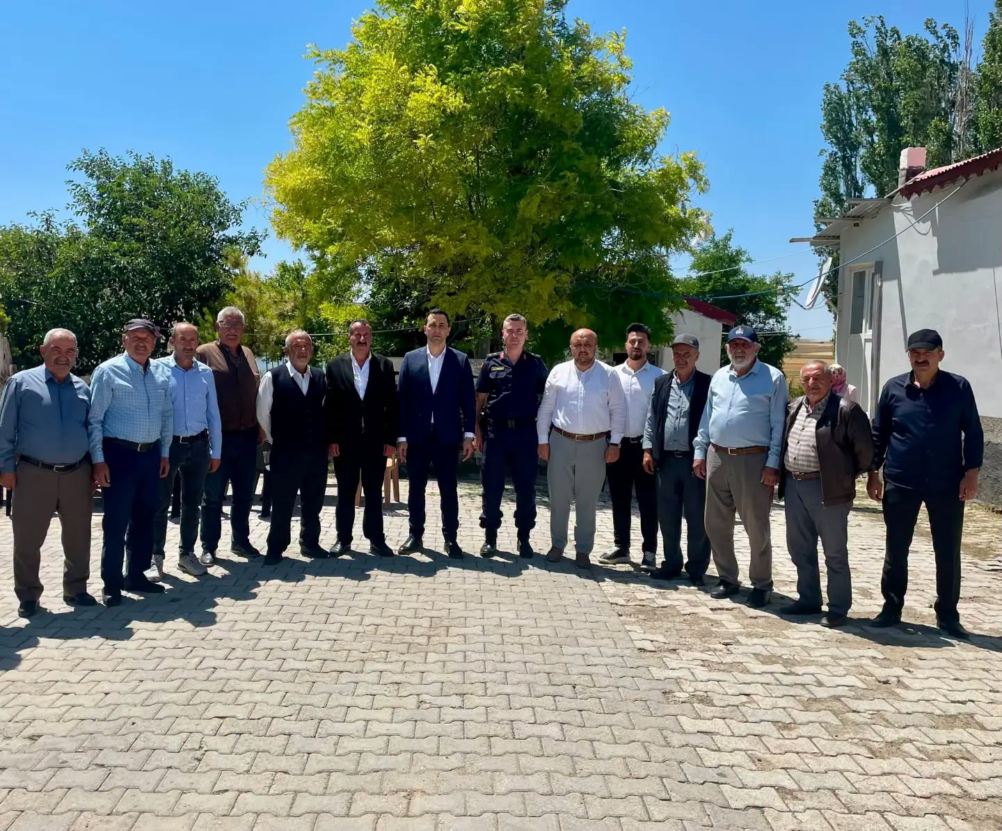aa-20260803-42131320-42131316-ulas-kaymakami-avci-koy-ziyaretlerine-devam-ediyor.jpg