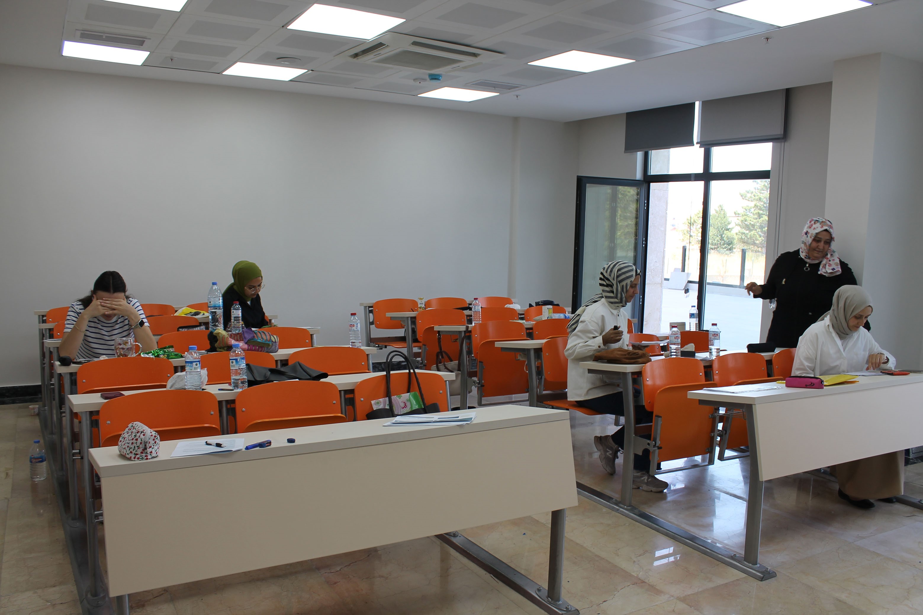 aw762135-02.jpg