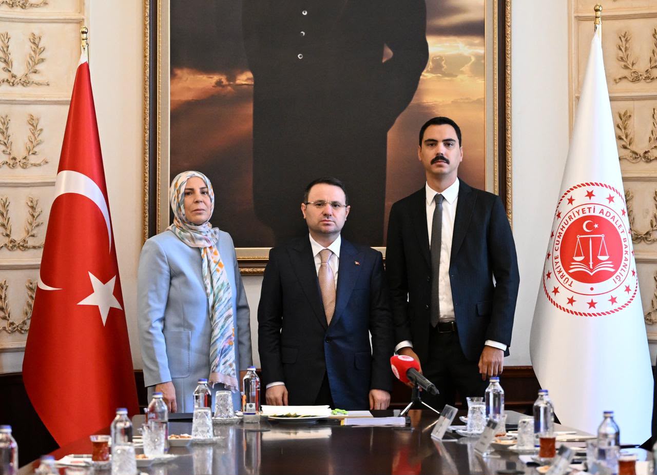 bakan-gurlek-muhsin-yazicioglunun-aile-1451469-431735.jpg