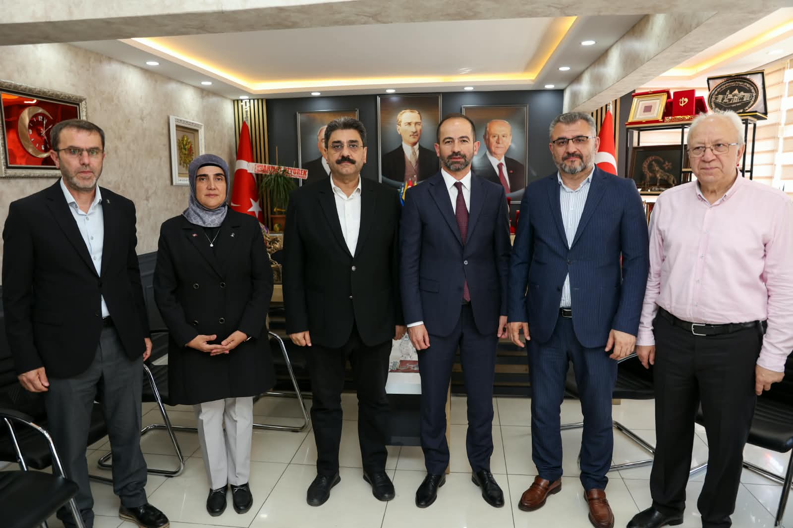 aa-20260821-42267429-42267425-ak-partiden-mhp-sivas-il-baskani-uyguna-hayirli-olsun-ziyareti.jpg