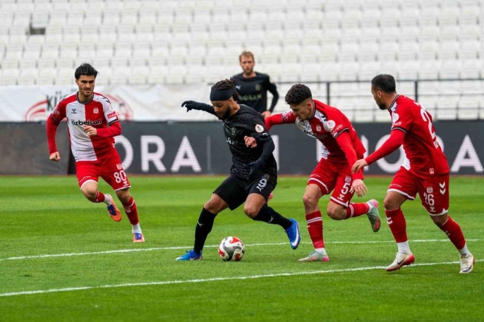 manisa-fk-evinde-sivasspor-a-boyun-egdi-0-1-14-1774106695.webp