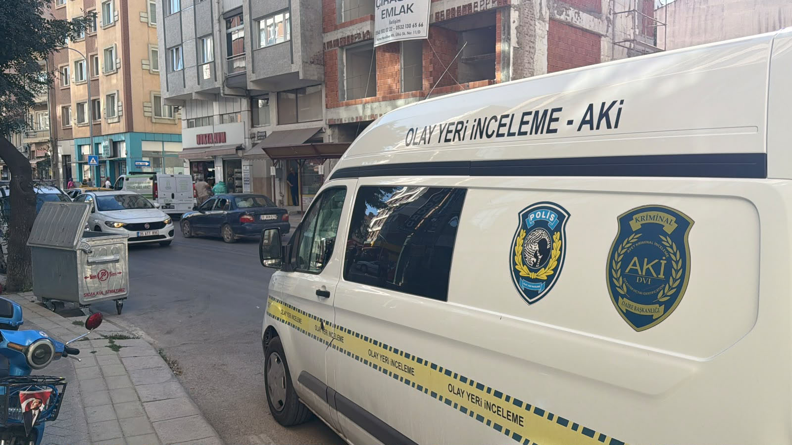 evde-kardesleri-tarafindan-olu-bulundu-1494653-444673.jpg