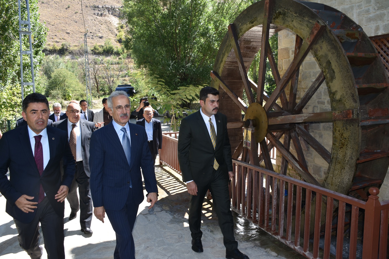 bakan-uraloglu-cumhurbaskanimizi-allah-1497954-445673.jpg