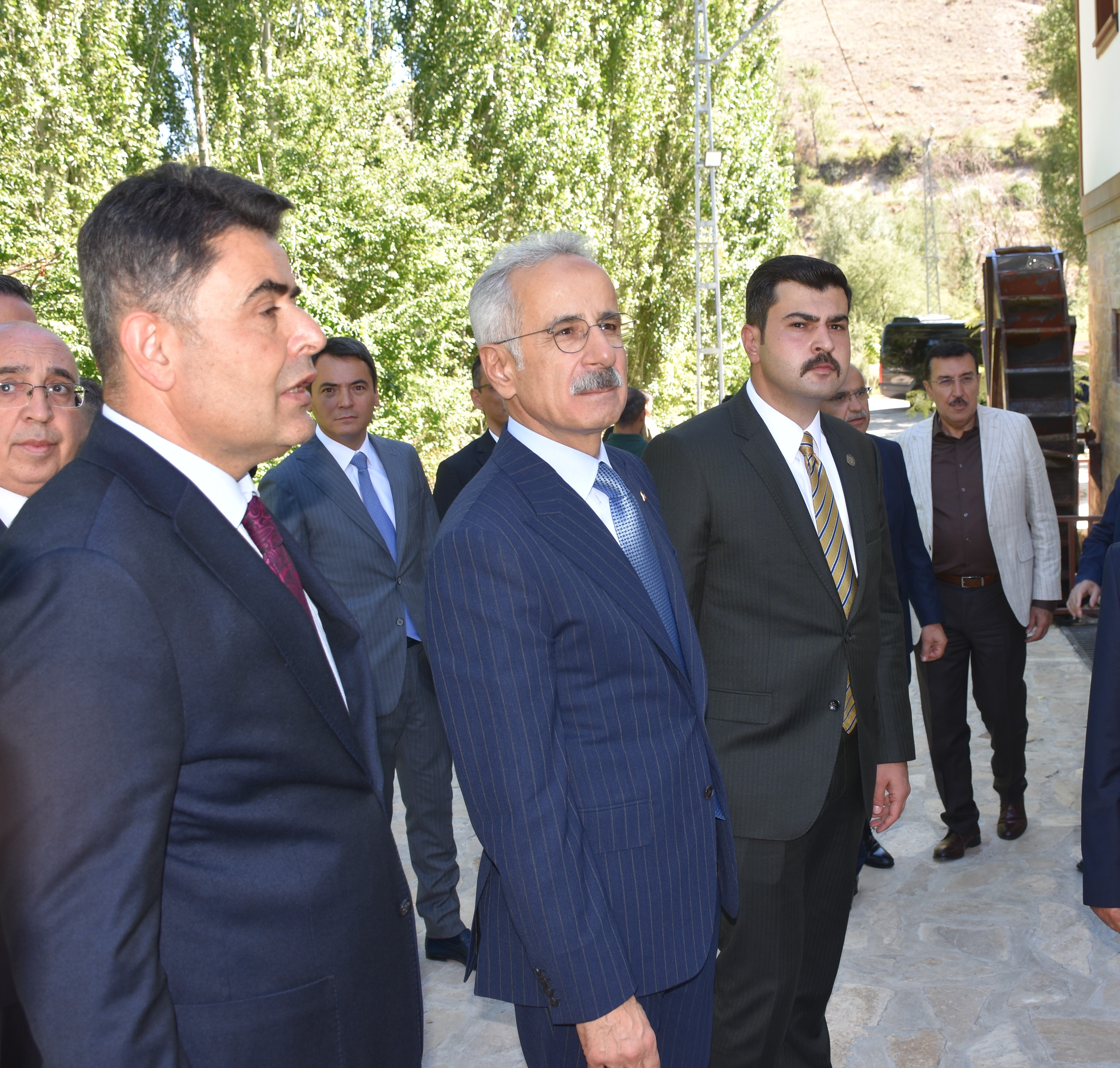 bakan-uraloglu-cumhurbaskanimizi-allah-1497955-445673-001.jpg