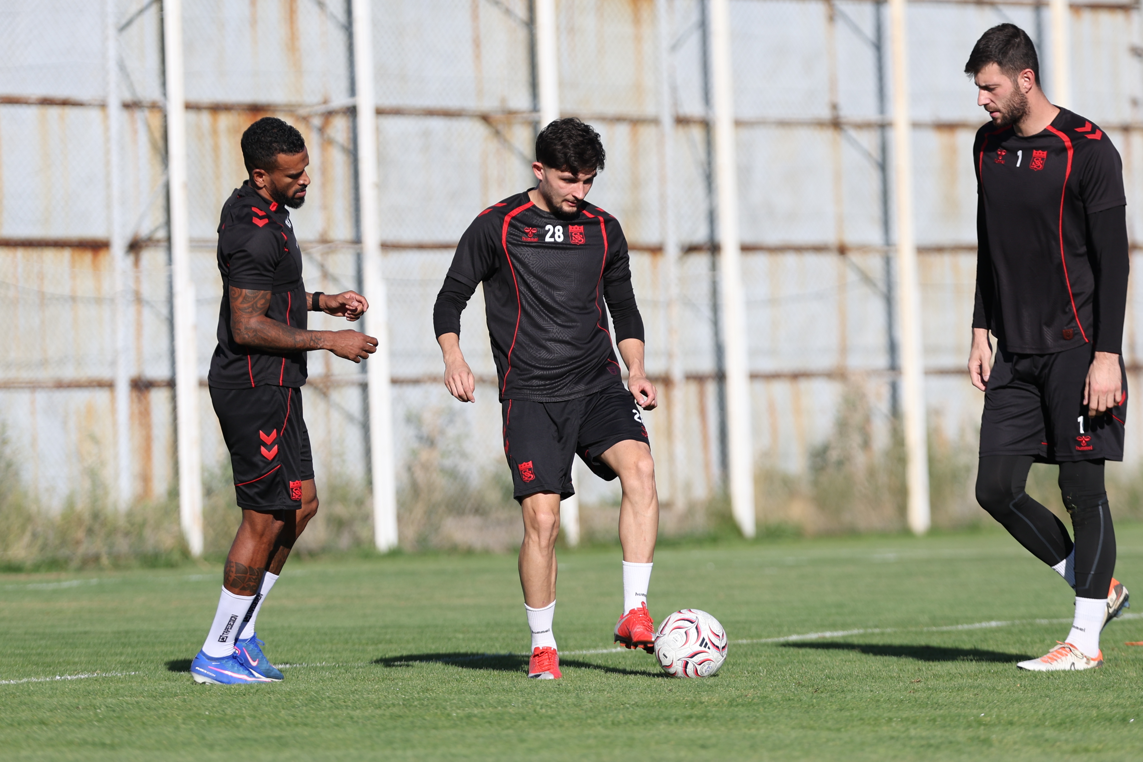 aa-20260912-42450990-42450988-sivasspor-muglaspor-macina-hazir.jpg